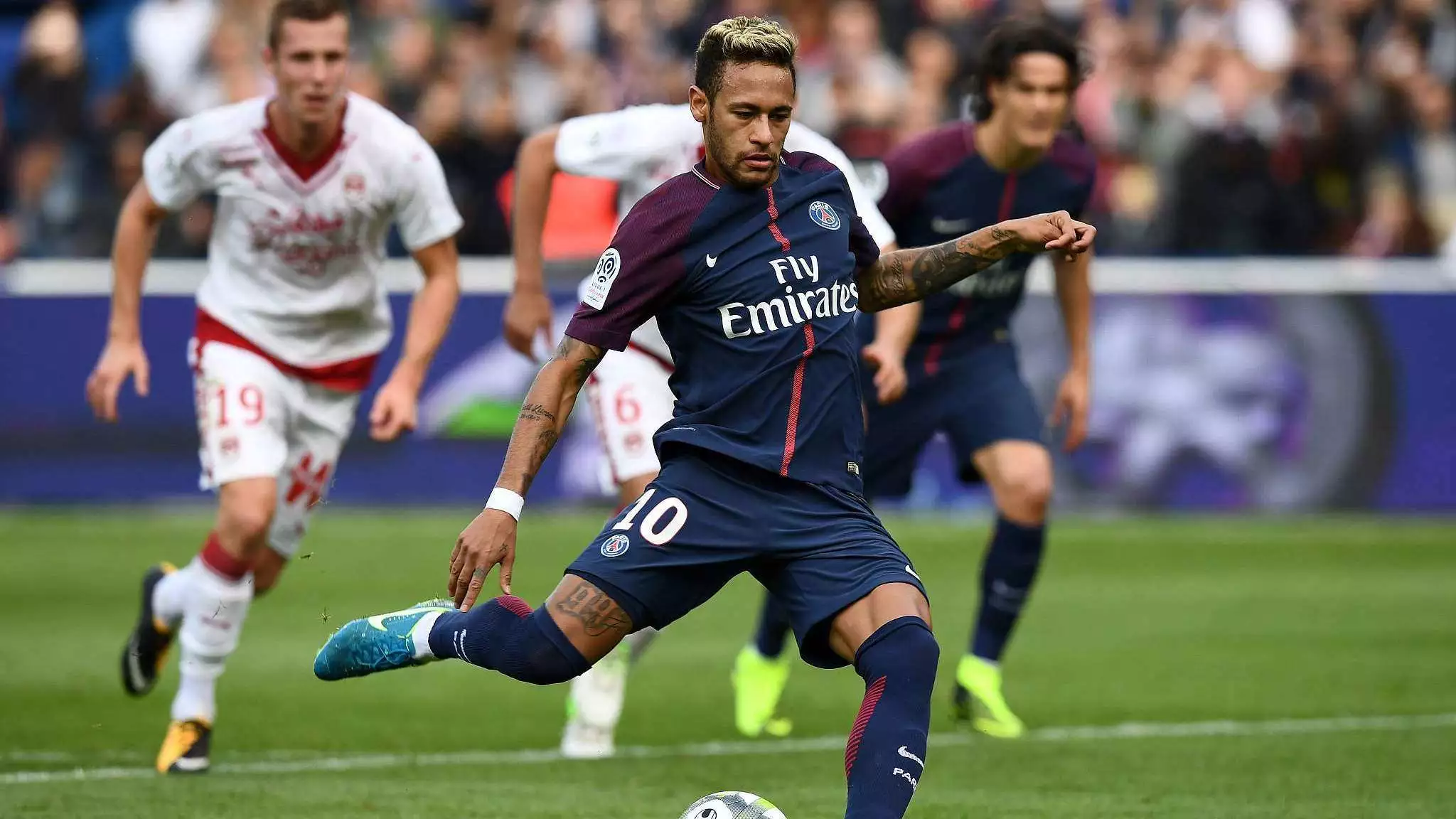 川普狂喜，乡下人乐队将在世界杯抽签仪式结束后表演《YMCA》（特朗普喜不自禁：世界杯抽签仪式落幕后，乡下人乐队将献唱《YMCA）