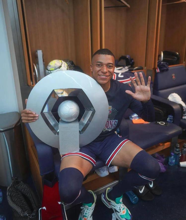 罗德里戈：皇马与曼城的对决已成真正宿敌之战，非常有挑战性（罗德里戈：皇马与曼城已成真宿敌对决，挑战十足）